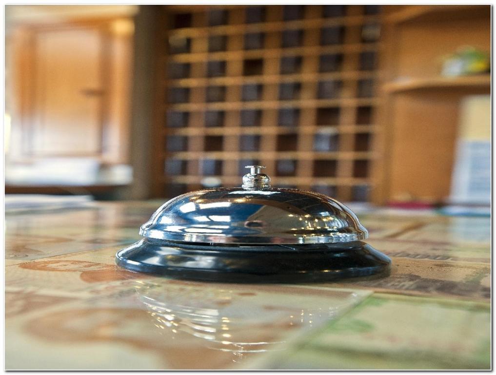 Hotel Veronese Чериньола Экстерьер фото